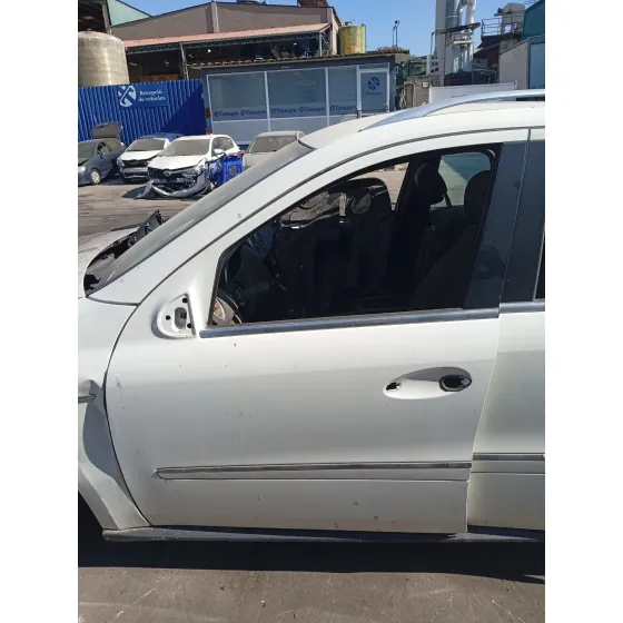 Puerta Delantera Izquierda para Mercedes-Benz Clase M (W164)