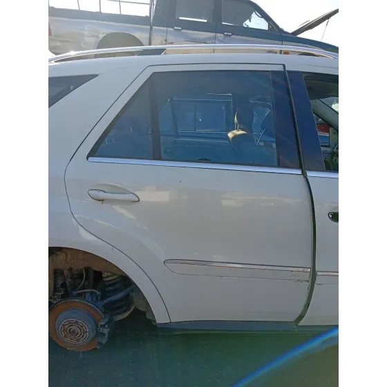 Puerta Trasera Derecha para Mercedes-Benz Clase M (W164)