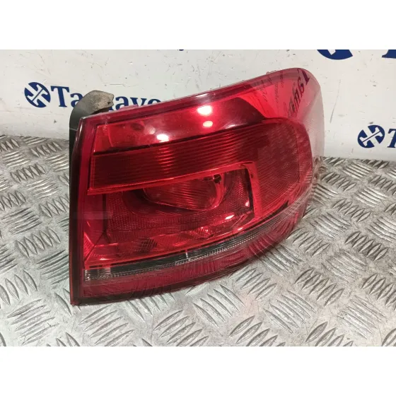 Piloto Trasero Derecho para Volkswagen Passat B7 Variant (365)