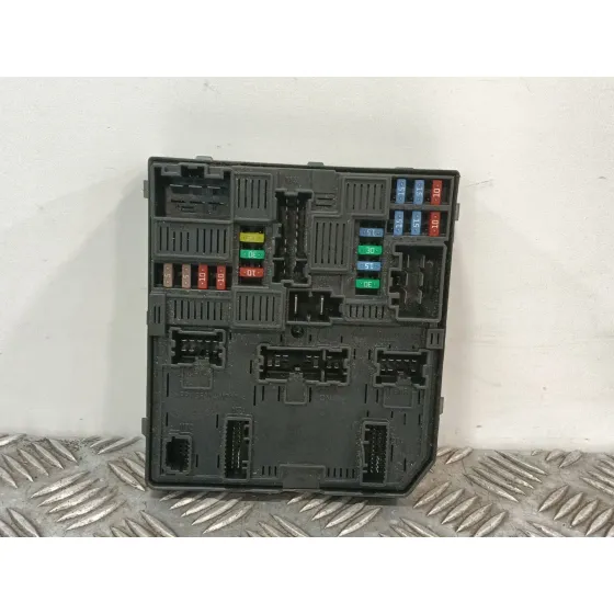 Caja Reles / Fusibles para Renault Scenic Iv (J9_)