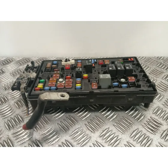 Caja Reles / Fusibles para Opel Insignia Berlina