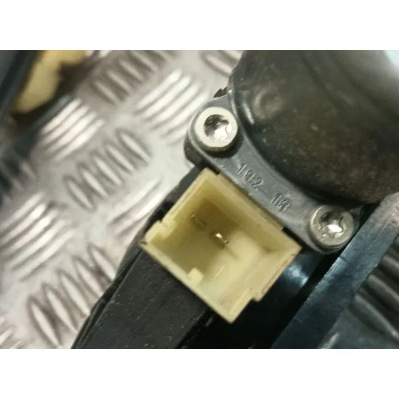 Elevalunas Delantero Derecho para Skoda Octavia Lim. (5E3)