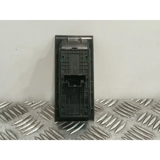 Mando Elevalunas Delantero Izquierdo para Skoda Octavia Lim. (5E3)