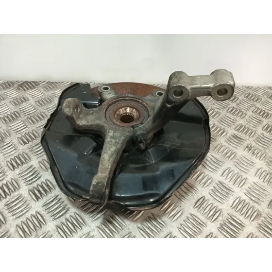 Mangueta Delantera Izquierda para Mercedes-Benz Clase B (W245)