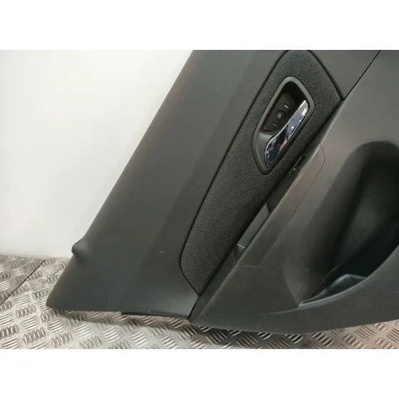 Guarnecido Puerta Trasera Izquierda para Chevrolet Cruze Hatchback (J305)