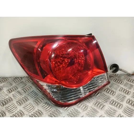 Piloto Trasero Izquierdo para Chevrolet Cruze (J300)