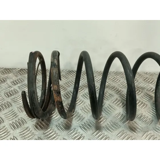 Muelle Trasero Izquierdo para Mitsubishi Montero (V3_W, V2_W, V4_W, V5_W)