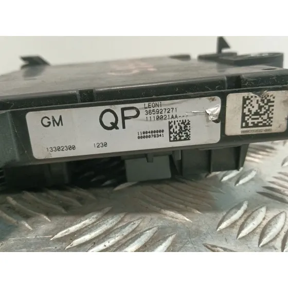 Caja Reles / Fusibles para Opel Astra J Lim.