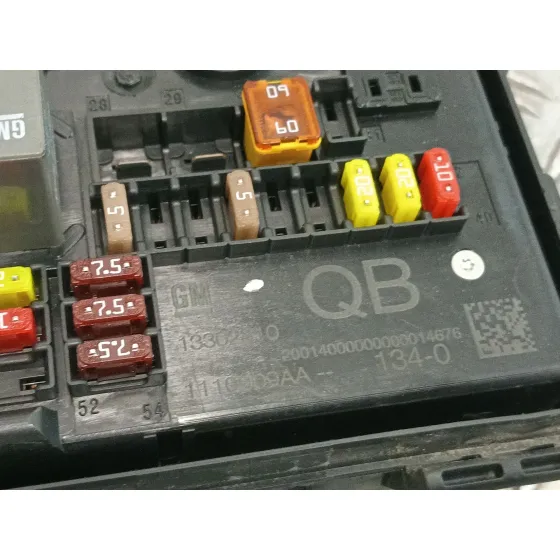 Caja Reles / Fusibles para Opel Astra J Lim.