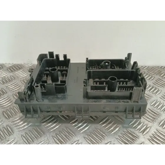 Caja Reles / Fusibles para Opel Astra J Lim.