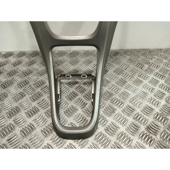 Moldura para Opel Astra J Lim.