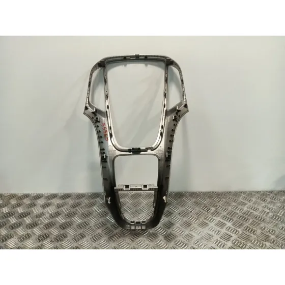 Moldura para Opel Astra J Lim.