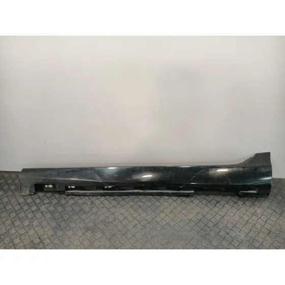 Faldon Lateral para Volvo V40 Hatchback (525)