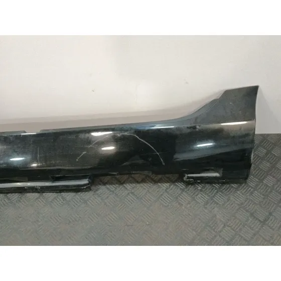 Faldon Lateral para Volvo V40 Hatchback (525)