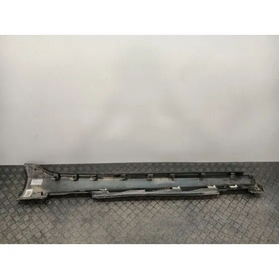 Faldon Lateral para Volvo V40 Hatchback (525)