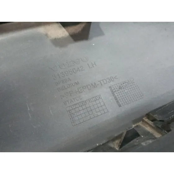 Faldon Lateral para Volvo V40 Hatchback (525)