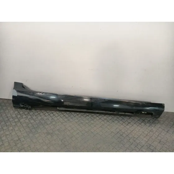 Faldon Lateral para Volvo V40 Hatchback (525)
