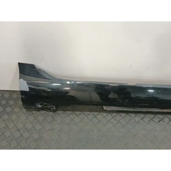 Faldon Lateral para Volvo V40 Hatchback (525)