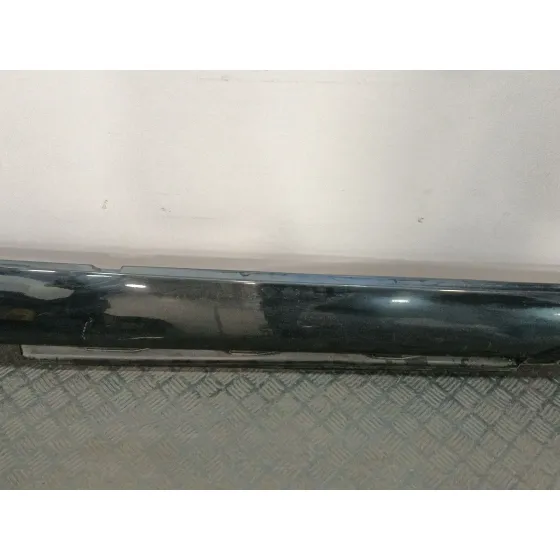 Faldon Lateral para Volvo V40 Hatchback (525)