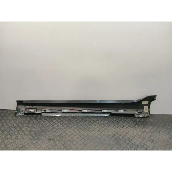 Faldon Lateral para Volvo V40 Hatchback (525)