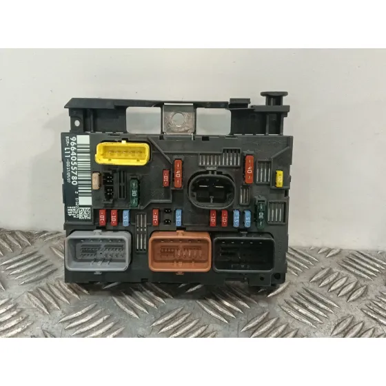 Caja Reles / Fusibles para Peugeot 207/207+ (Wa_, Wc_)