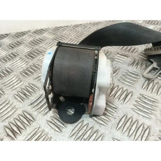 Cinturon Seguridad Trasero Derecho para Mitsubishi Montero (V60/V70)