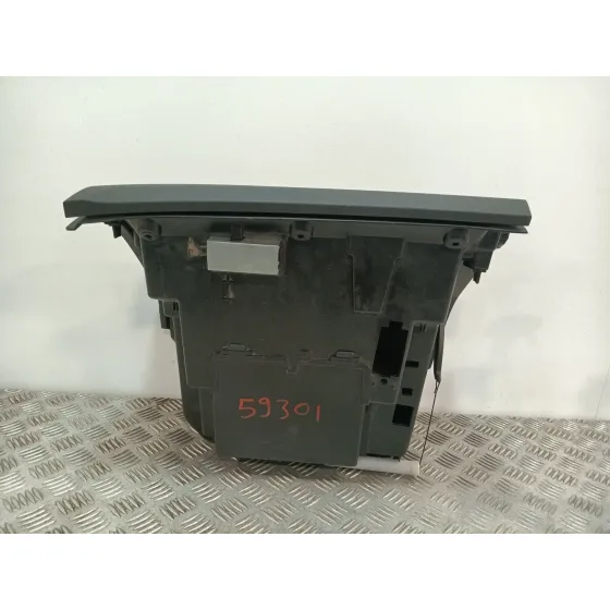 Guantera para Volvo V40 Hatchback (525)