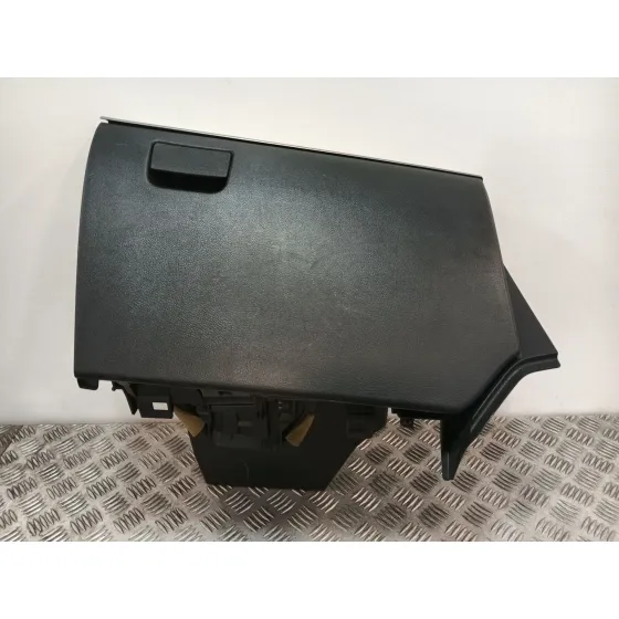 Guantera para Mazda 3 Lim. (Bl)