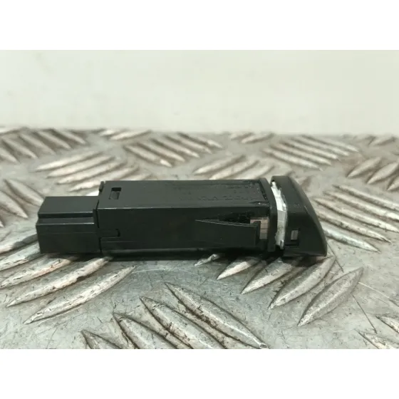 Warning para Volvo V40 Hatchback (525)