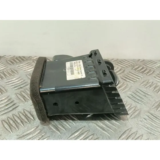 Rejilla Aireadora para Volvo V40 Hatchback (525)