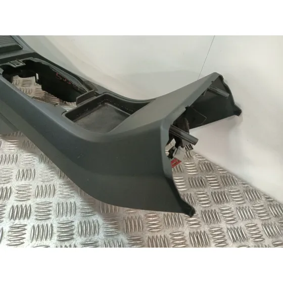 Consola Central para Volvo V40 Hatchback (525)