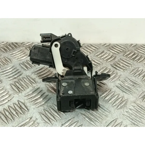 Cerradura Maletero / Porton para Mazda 3 Lim. (Bl)