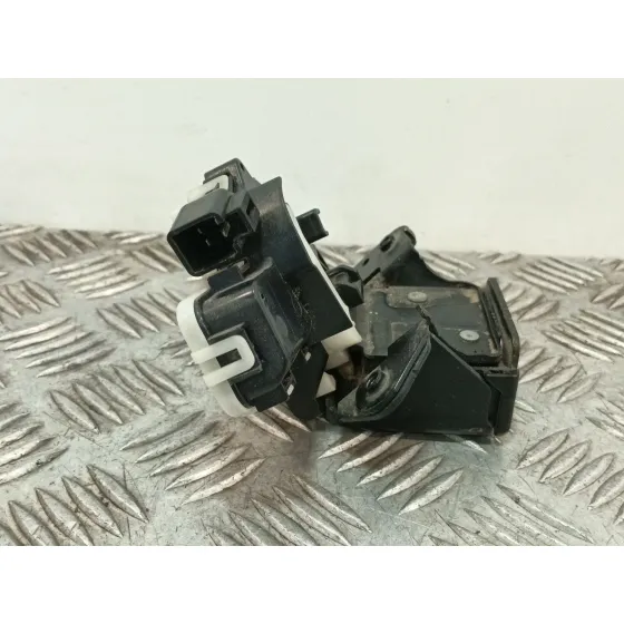 Cerradura Maletero / Porton para Mazda 3 Lim. (Bl)