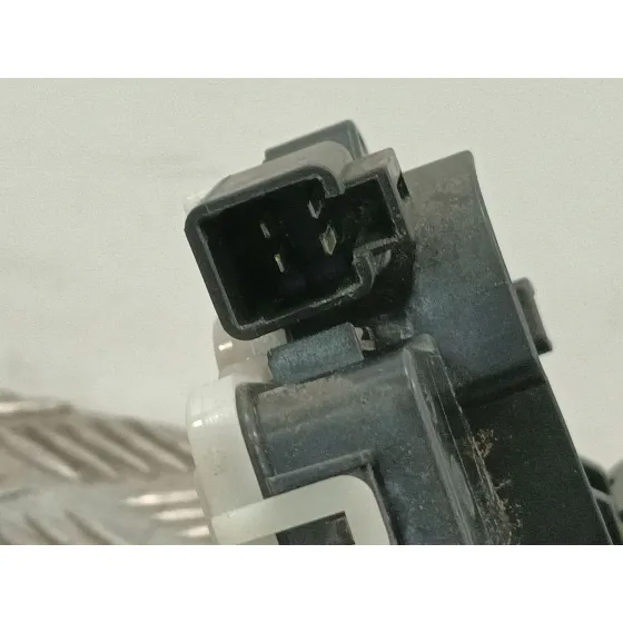 Cerradura Maletero / Porton para Mazda 3 Lim. (Bl)