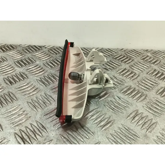 Piloto Central De Freno para Mazda 3 Lim. (Bl)