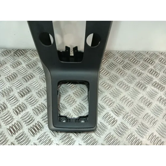 Consola Central para Volvo V40 Hatchback (525)