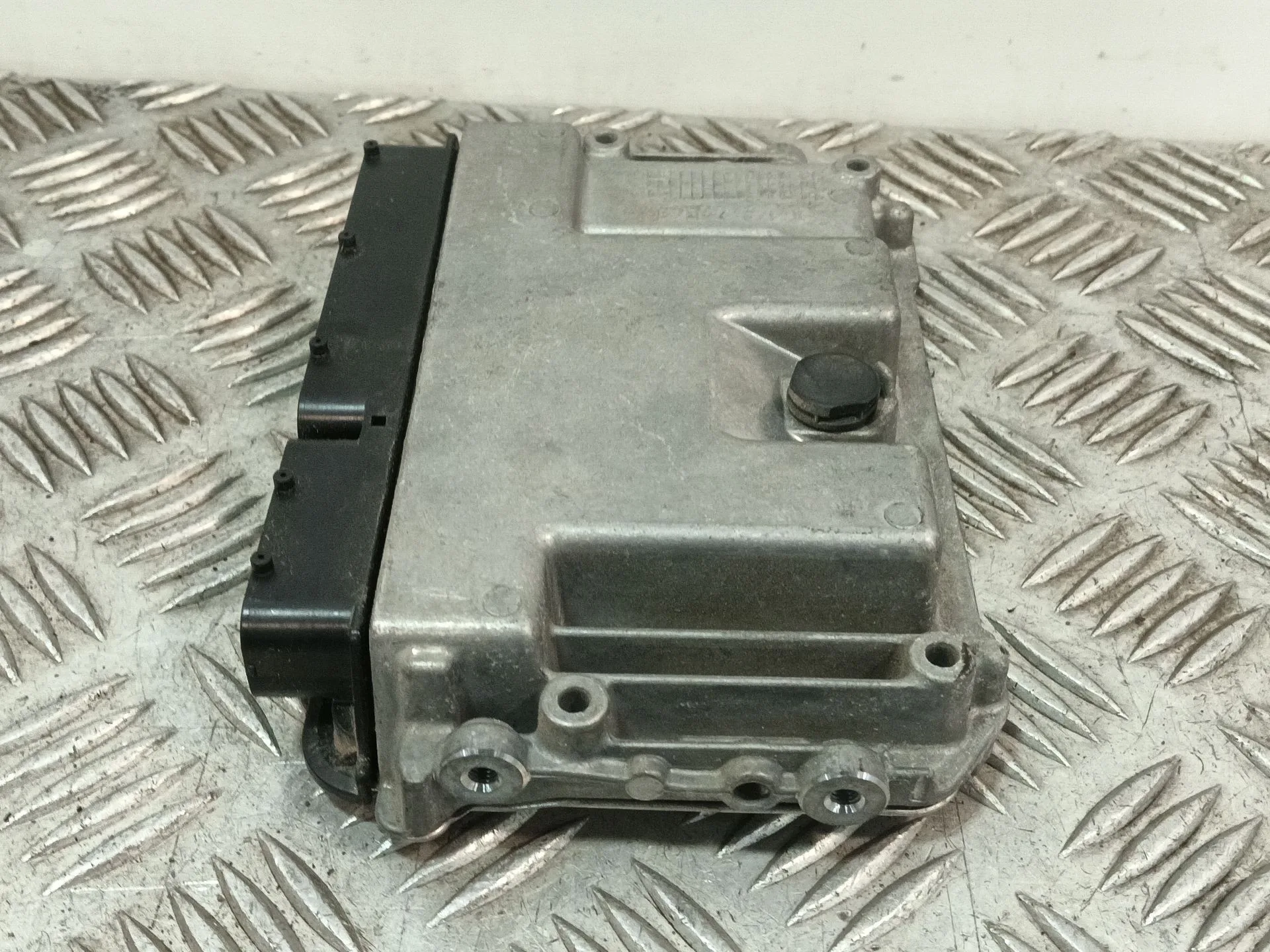 Centralita Motor Uce para Toyota Yaris (_P13_)