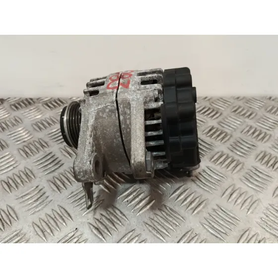 Alternador para Toyota Yaris (_P13_)