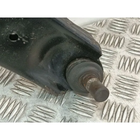 Brazo Suspension Inferior Delantero Derecho para Mazda 3 Lim. (Bl)