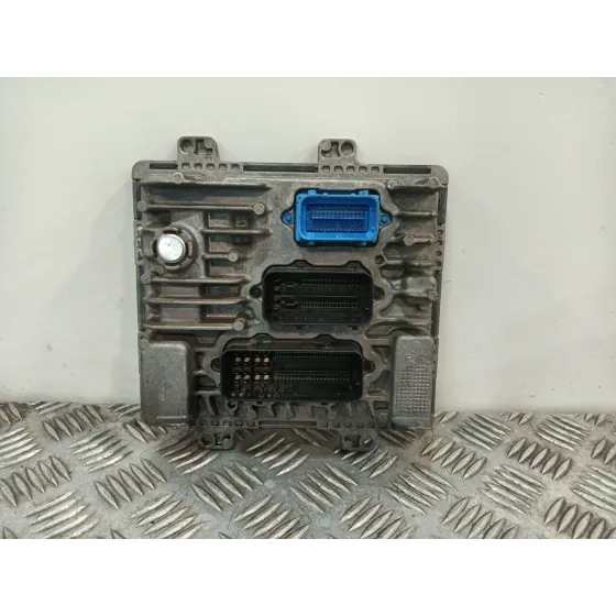 Centralita Motor Uce para Opel Astra J (P10)