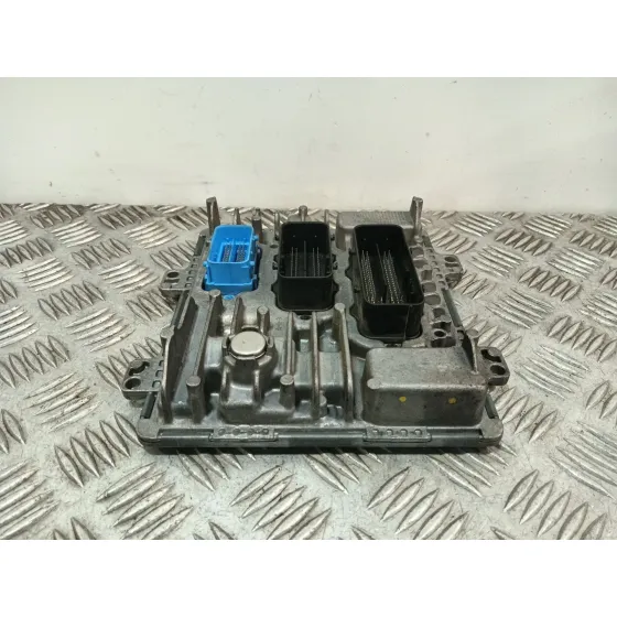 Centralita Motor Uce para Opel Astra J (P10)