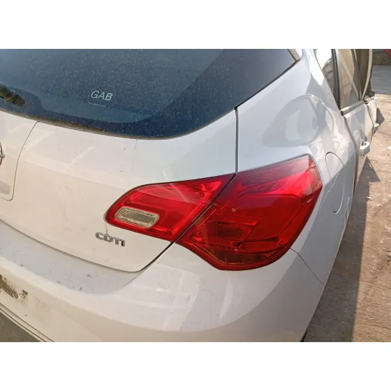 Piloto Trasero Derecho para Opel Astra J (P10)