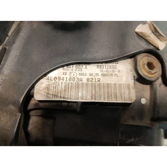 Faro Izquierdo para Audi Q7 (4Lb)