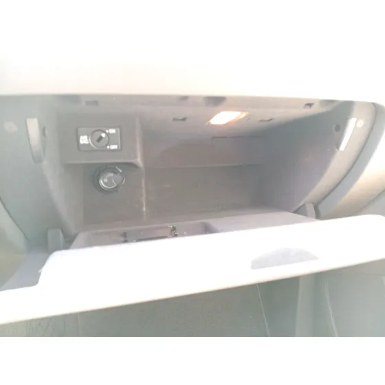 Guantera para Audi Q7 (4Lb)