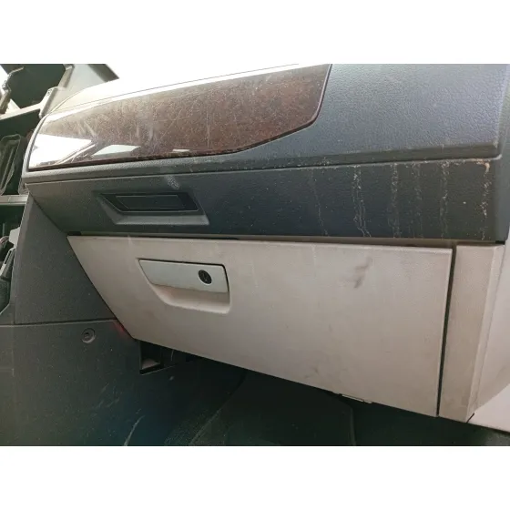 Guantera para Chrysler Grand Voyager V (Rt)