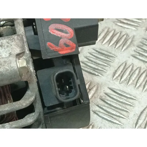 Alternador para Opel Corsa D (S07)