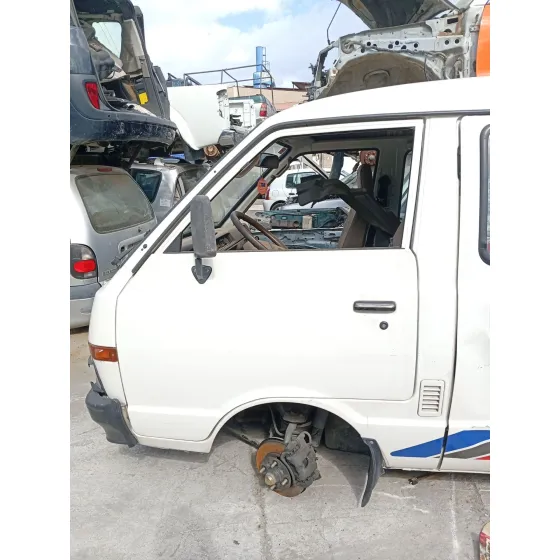 Puerta Delantera Izquierda para Nissan Vanette Furgoneta (_C22)