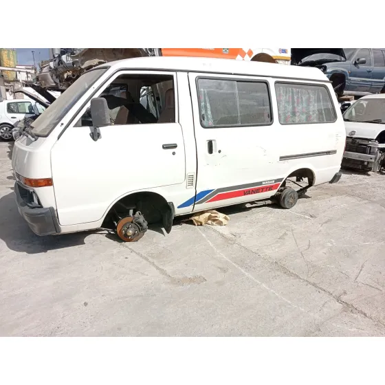 Puerta Delantera Izquierda para Nissan Vanette Furgoneta (_C22)