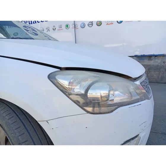 Faro Derecho para Kia Cee'd Hatchback (Ed)