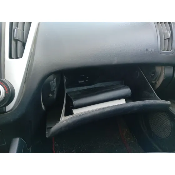 Guantera para Kia Cee'd Hatchback (Ed)